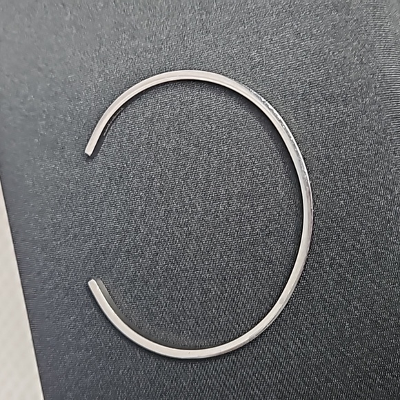 MANTRABANDS FOREVER FAMILY SILVERTONE BRACELET - Picture 5 of 8